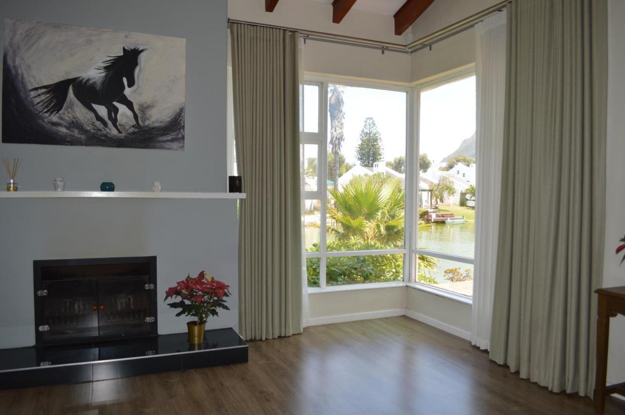 Boutique Accomodation On The Water In Marina Da Gama, Muizenberg, Cape Town Ngoại thất bức ảnh