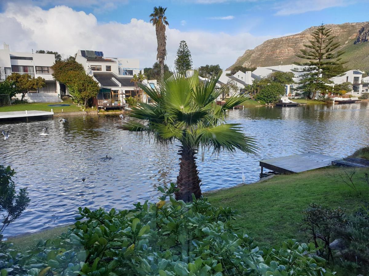 Boutique Accomodation On The Water In Marina Da Gama, Muizenberg, Cape Town Ngoại thất bức ảnh