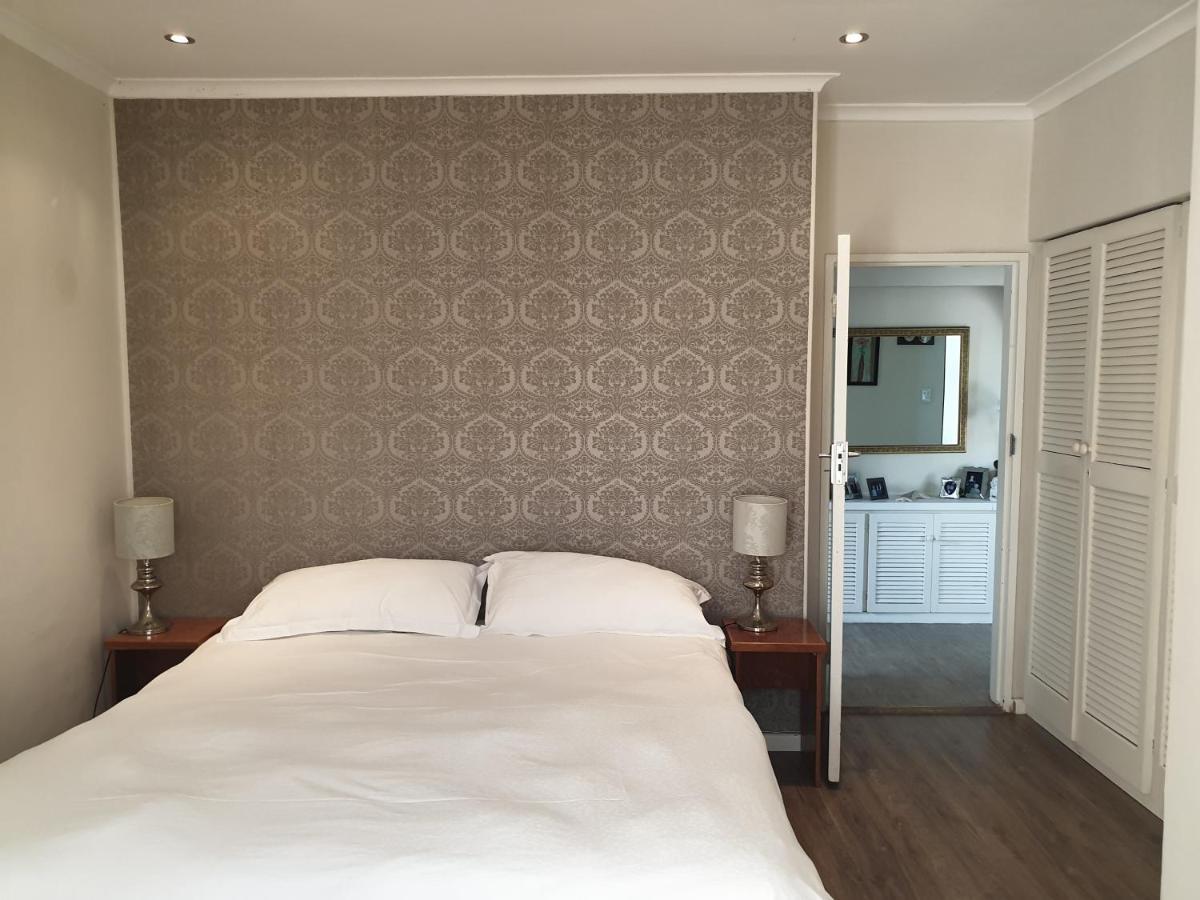 Boutique Accomodation On The Water In Marina Da Gama, Muizenberg, Cape Town Ngoại thất bức ảnh
